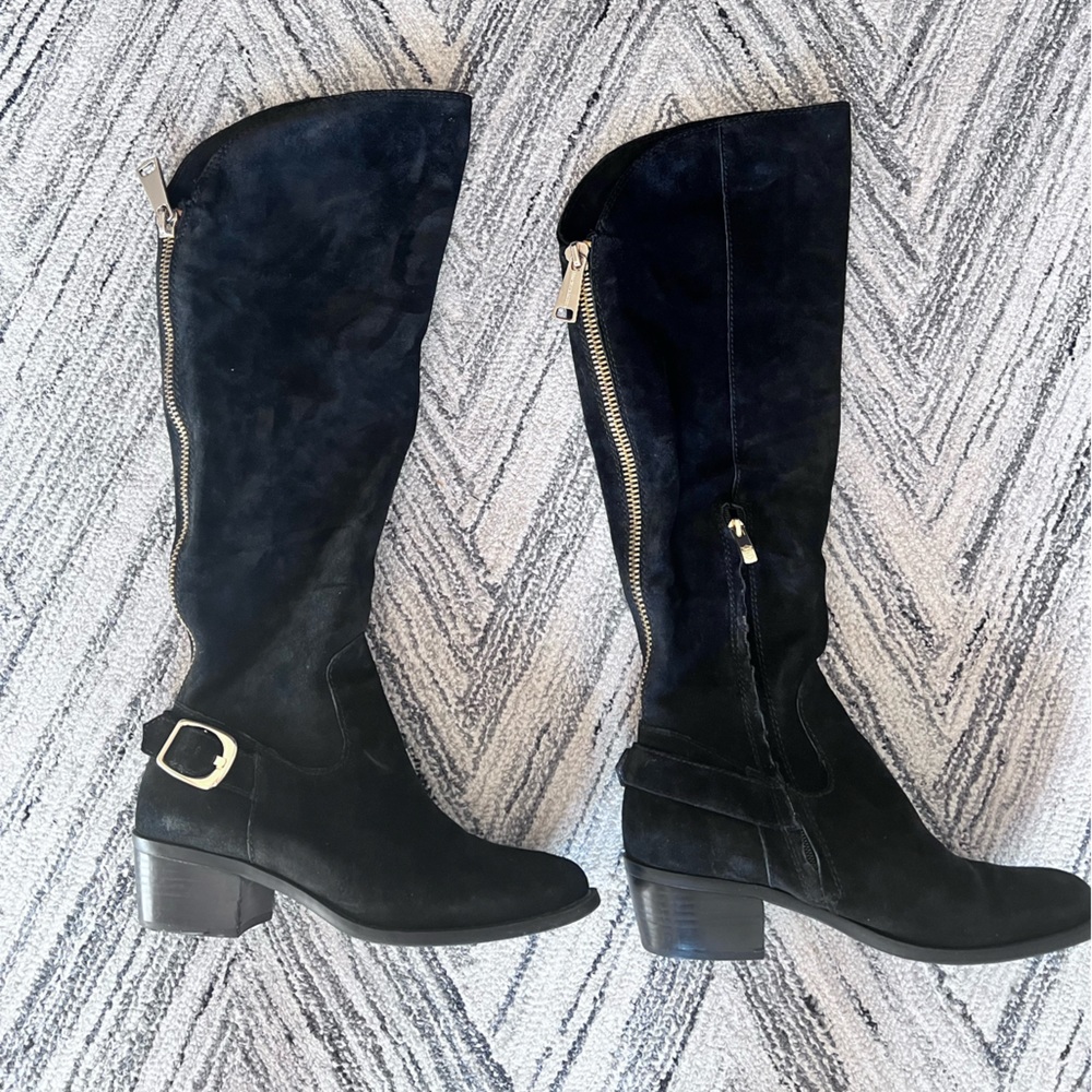 Vince Camuto riding boots size 9 1/2 with gold zipper